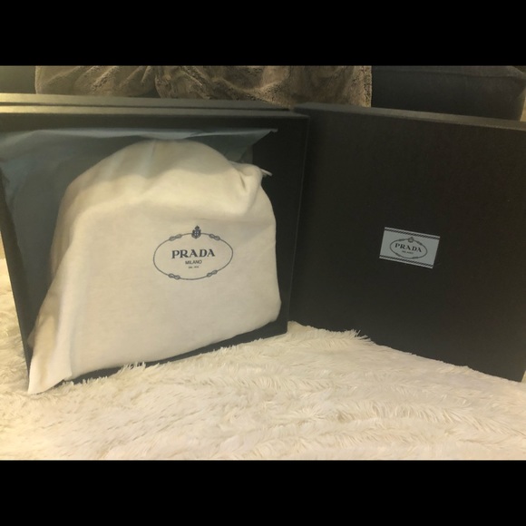 Authentic Prada bag with cream leather - Picture 8 of 8